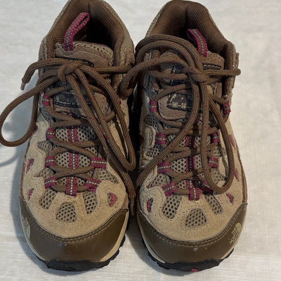 Kids The North Face Brown and Pink Boots - Picture 4 of 9